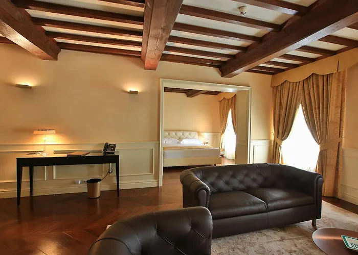 Hotel Rua Frati 48 In San Francesco Modena photo